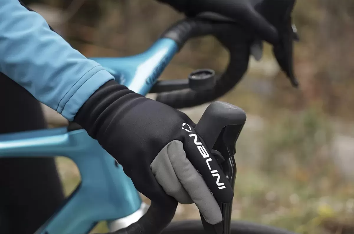 measuring-the-breathability-of-glove-materials-to-prevent-sweating